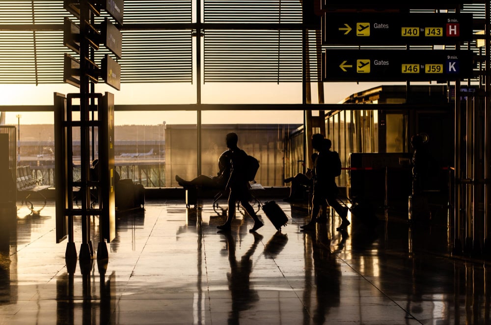 ¿Cuánto tiempo hay que estar antes en el aeropuerto?